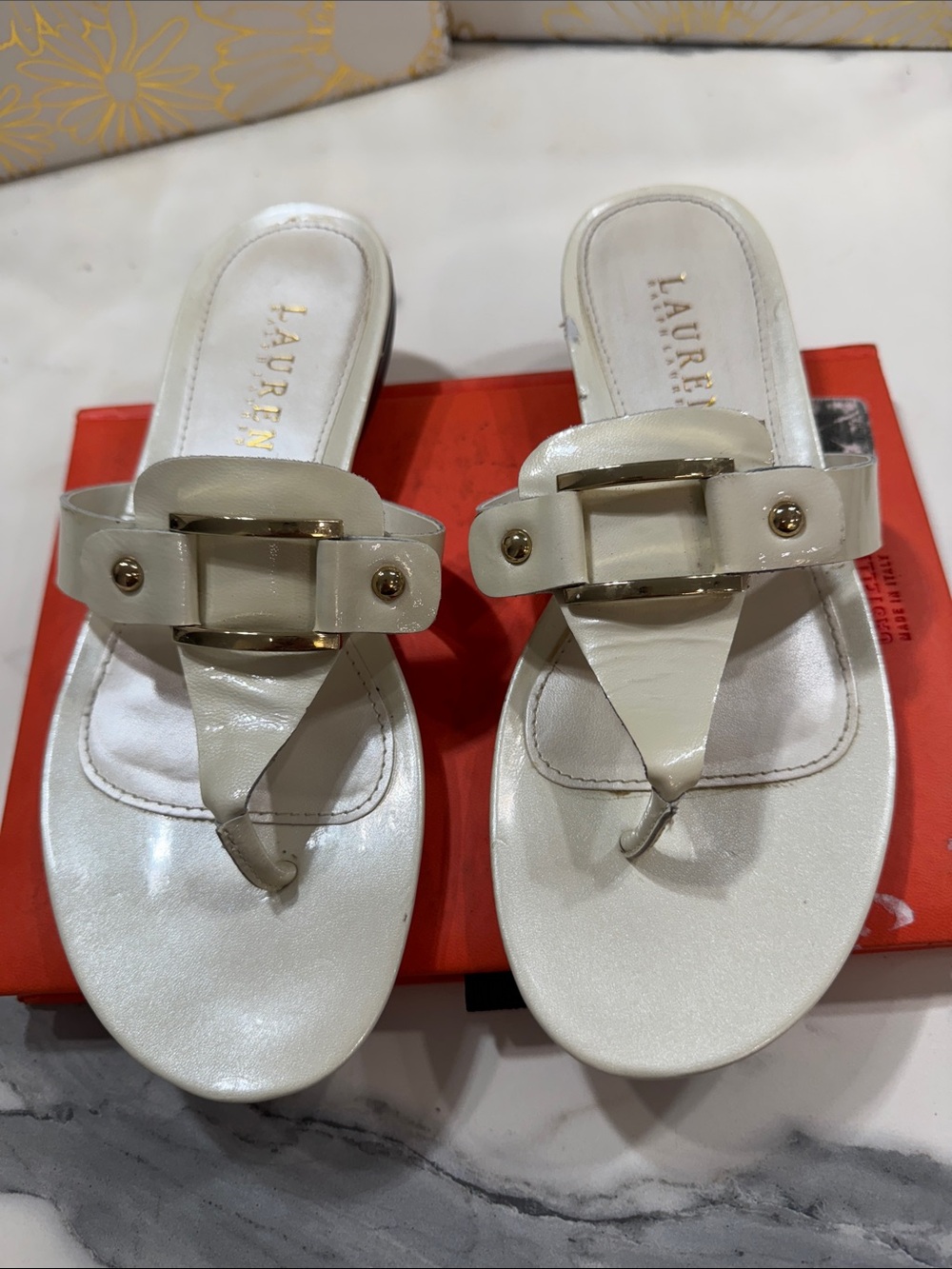Lauren Ralph Lauren Cream Thong Sandals with Gold Buckle Womens 6.5‎